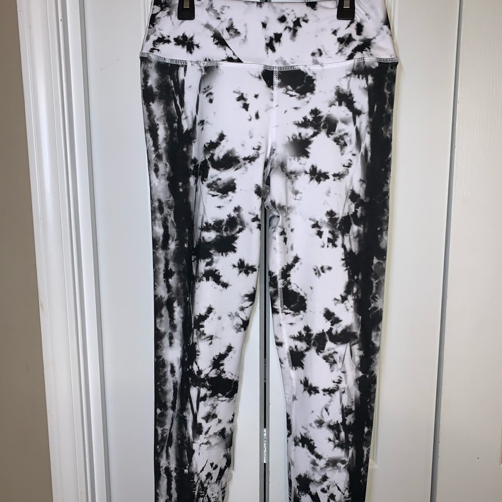 Black and White Leggings/ Medium/ Stretchy